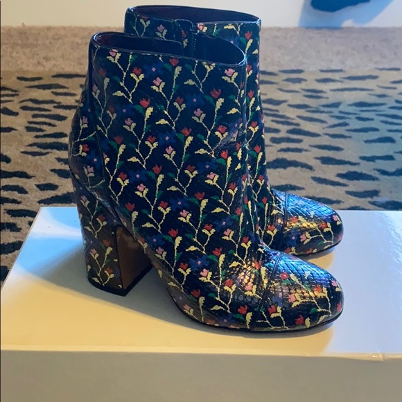 Marc Jacobs booties - Picture 1 of 4